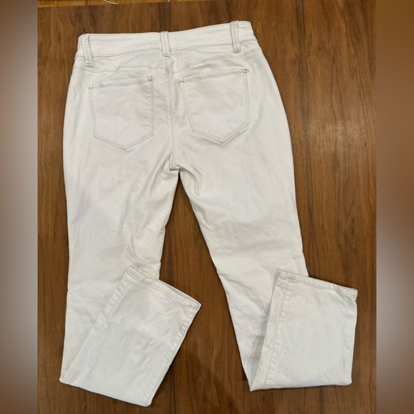 Ann Taylor Modern Fit White Jeans 4P - Picture 2 of 4